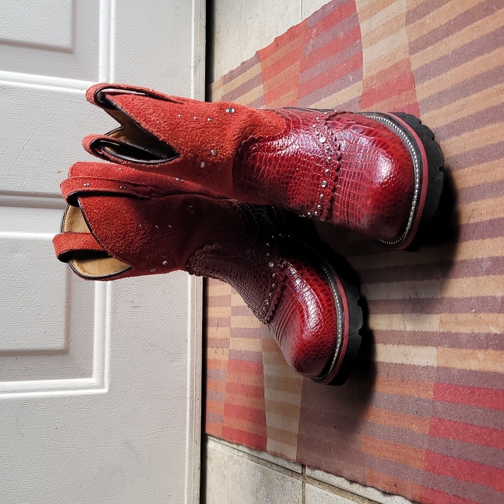 Ariat western boots- size 6 1/2, red